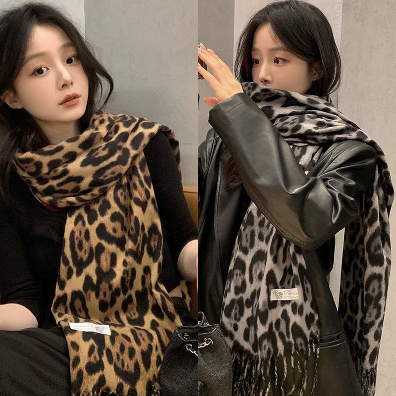 Vintage Fashion Knitwear - ผ้าพันคอไหมลายเสือดาวสไตล์เรโทรใหม่ปี 2025 น้ำหนักเบา นุ่ม อุ่น แฟชั่นสำหรับผู้หญิงและผู้ชาย