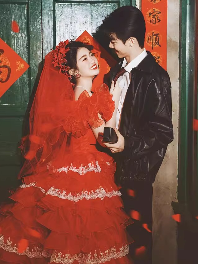 ชุดแต่งงานสไตล์วินเทจสีแดง แฟช - Vintage Fashion Photographers บทวิจารณ์และราคา
